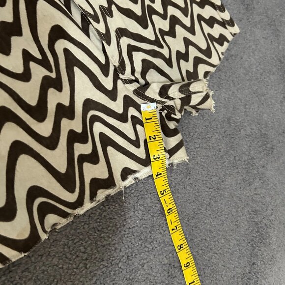 RSQ women's shorts wave pattern tan & brown size 27 - Picture 9 of 9